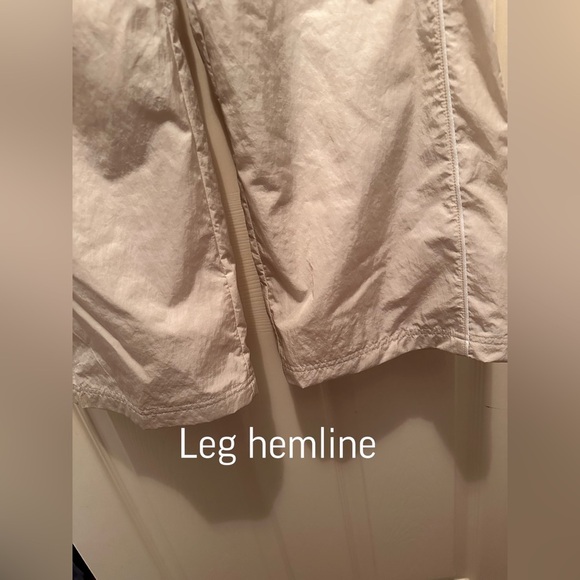 NWT Nike Women’s Wind Runner HR Water Repellent Standard Fit Athleisure Pants - Picture 3 of 13